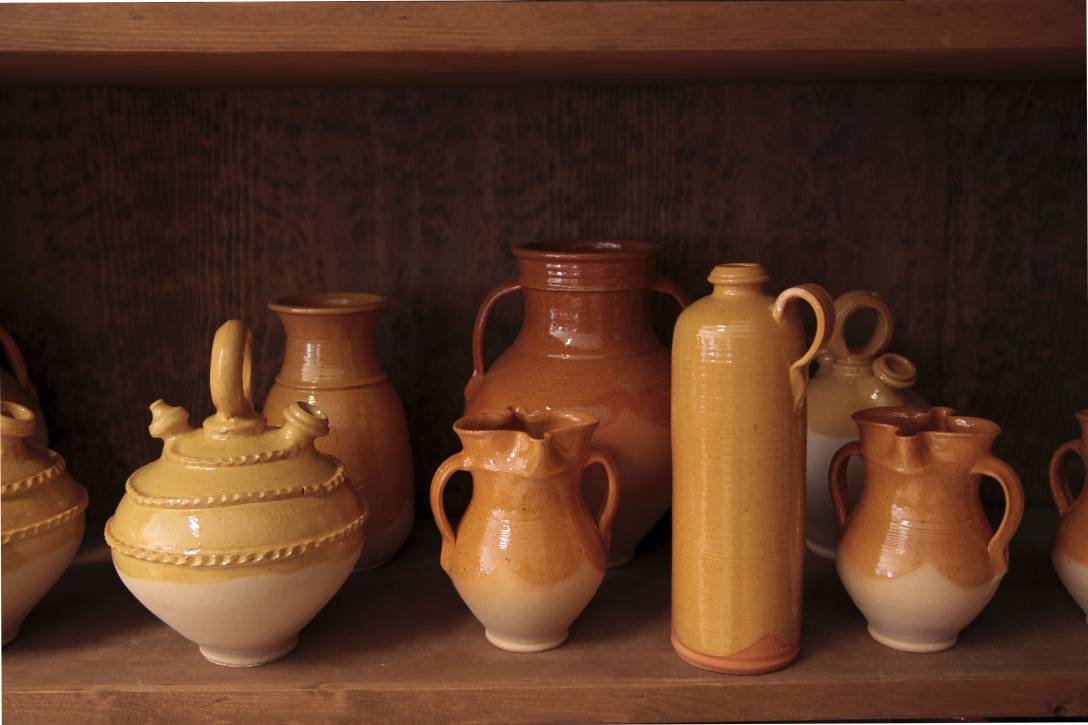 Niñodaguia galician ceramic jugs by Alfarería Agustín