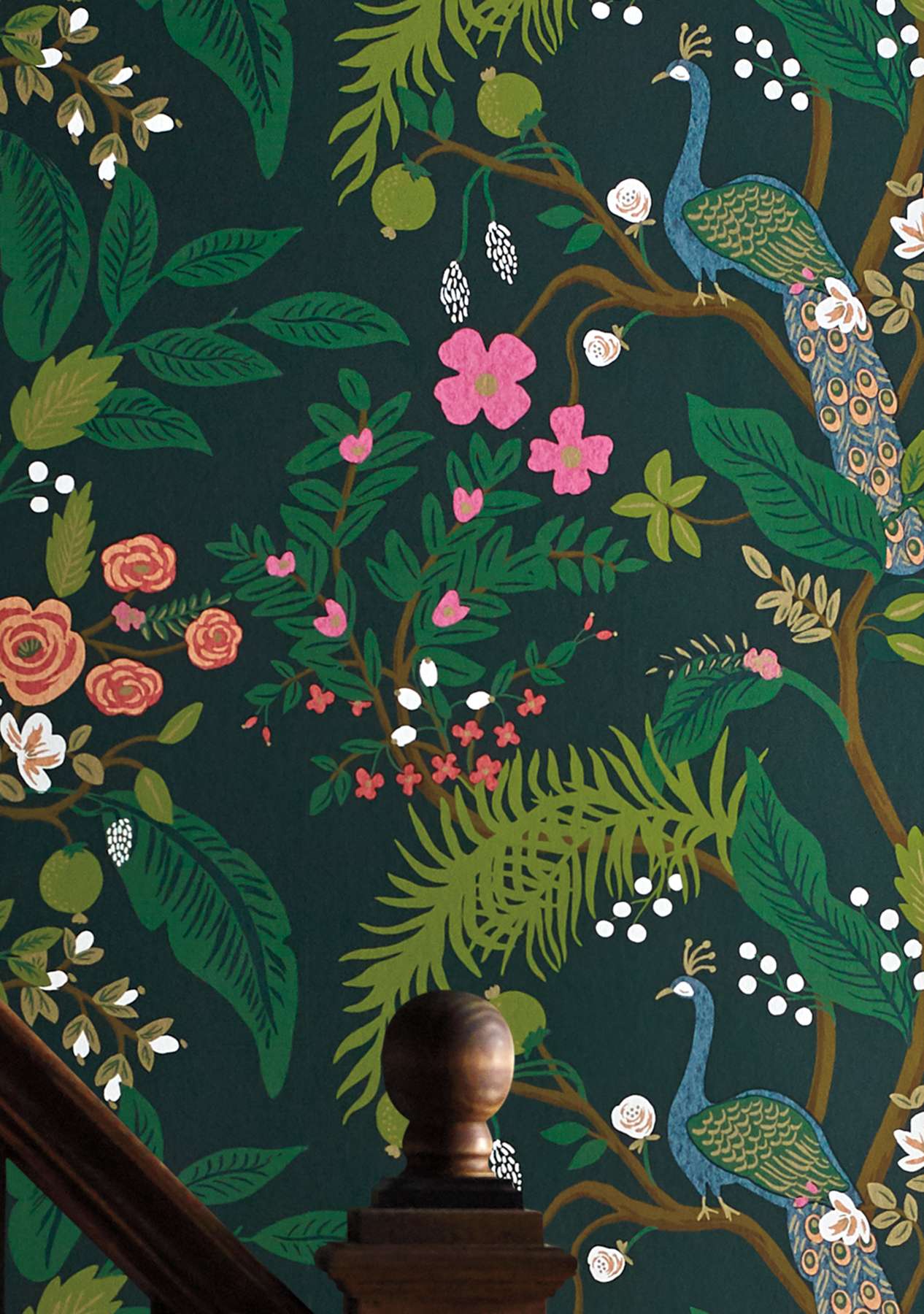 Oversized wallpaper motif with a botanical flair from Wallpaper from the 70s