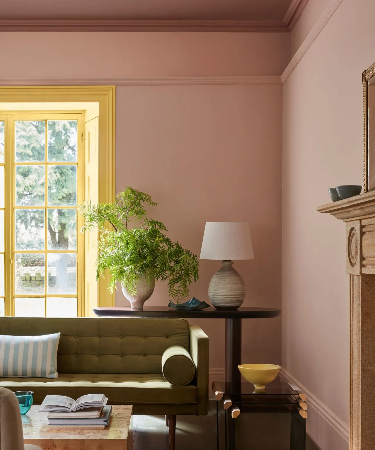Pink tonal colour capped living room