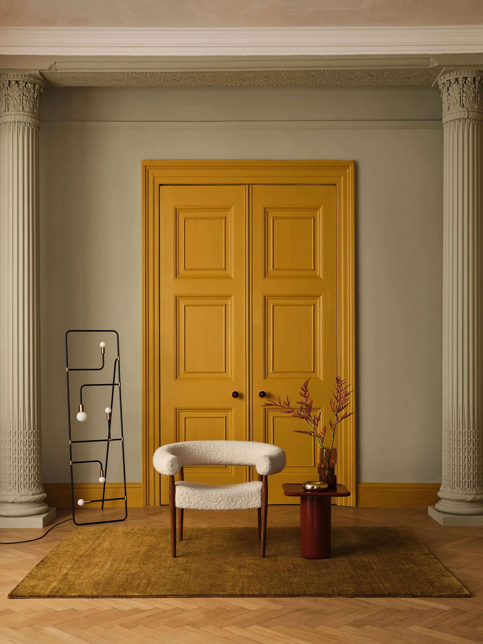 Mustard accent door