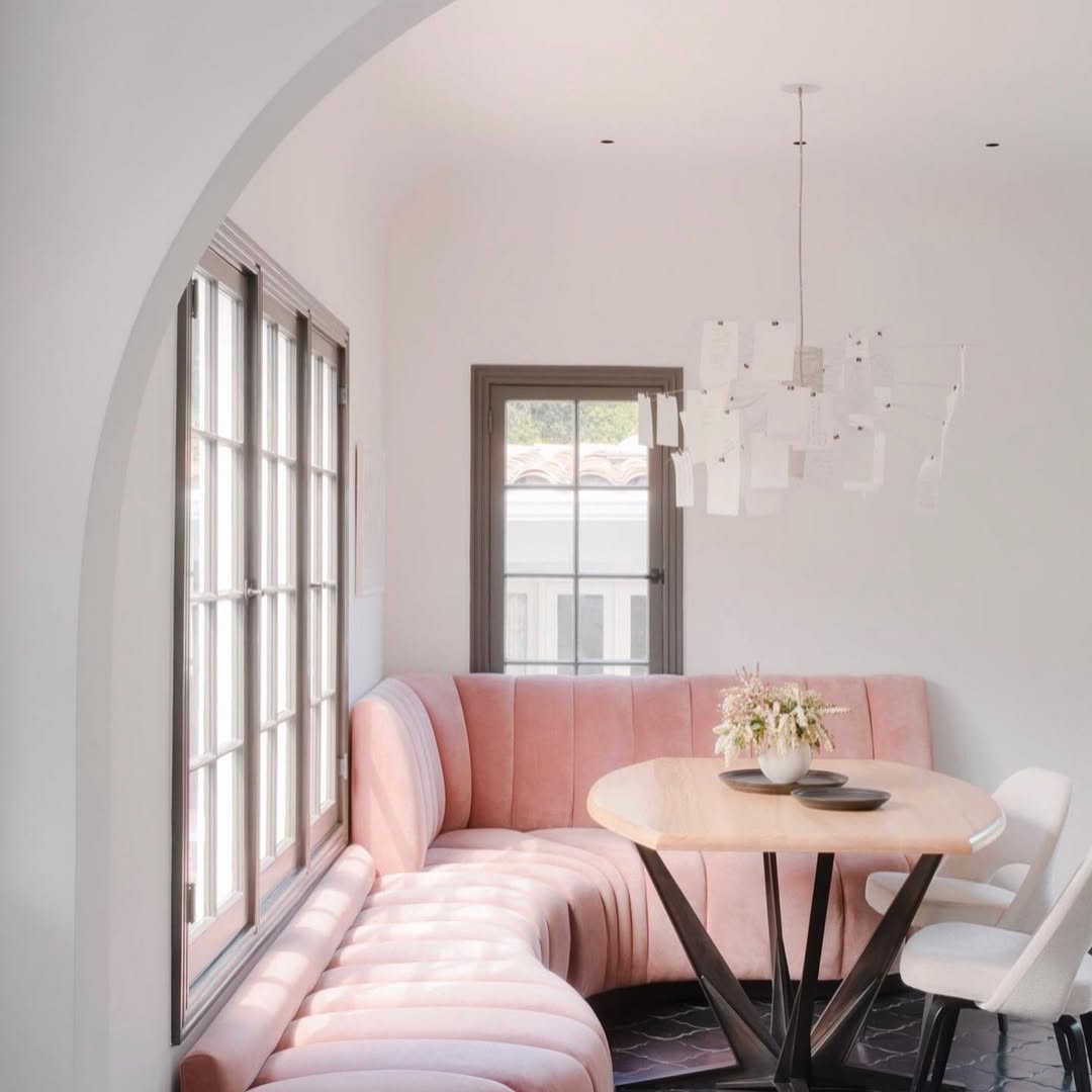 curved  kitchen nook banquette