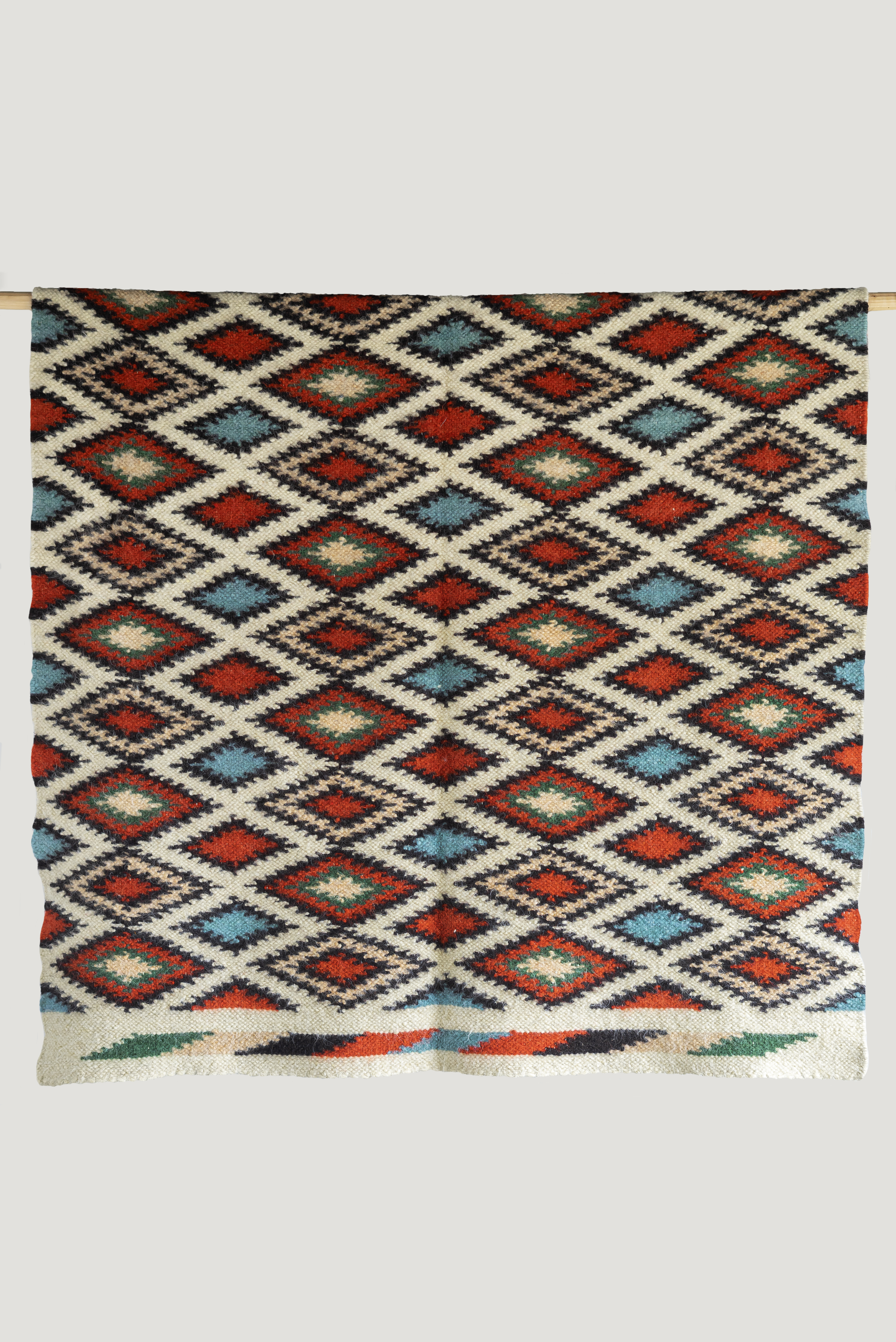 Diamond pattern hand-woven Ukrainian lizhnyk blanket
