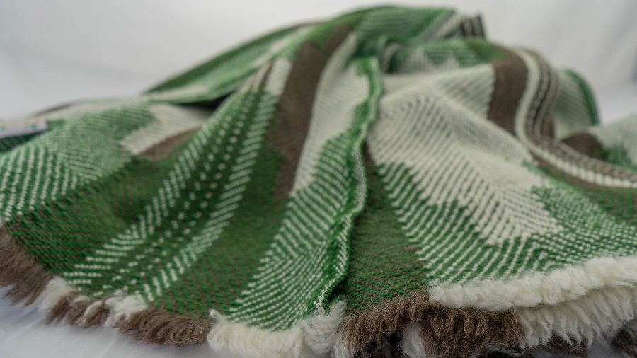 Green and cream Bulgarian shevitz blanket