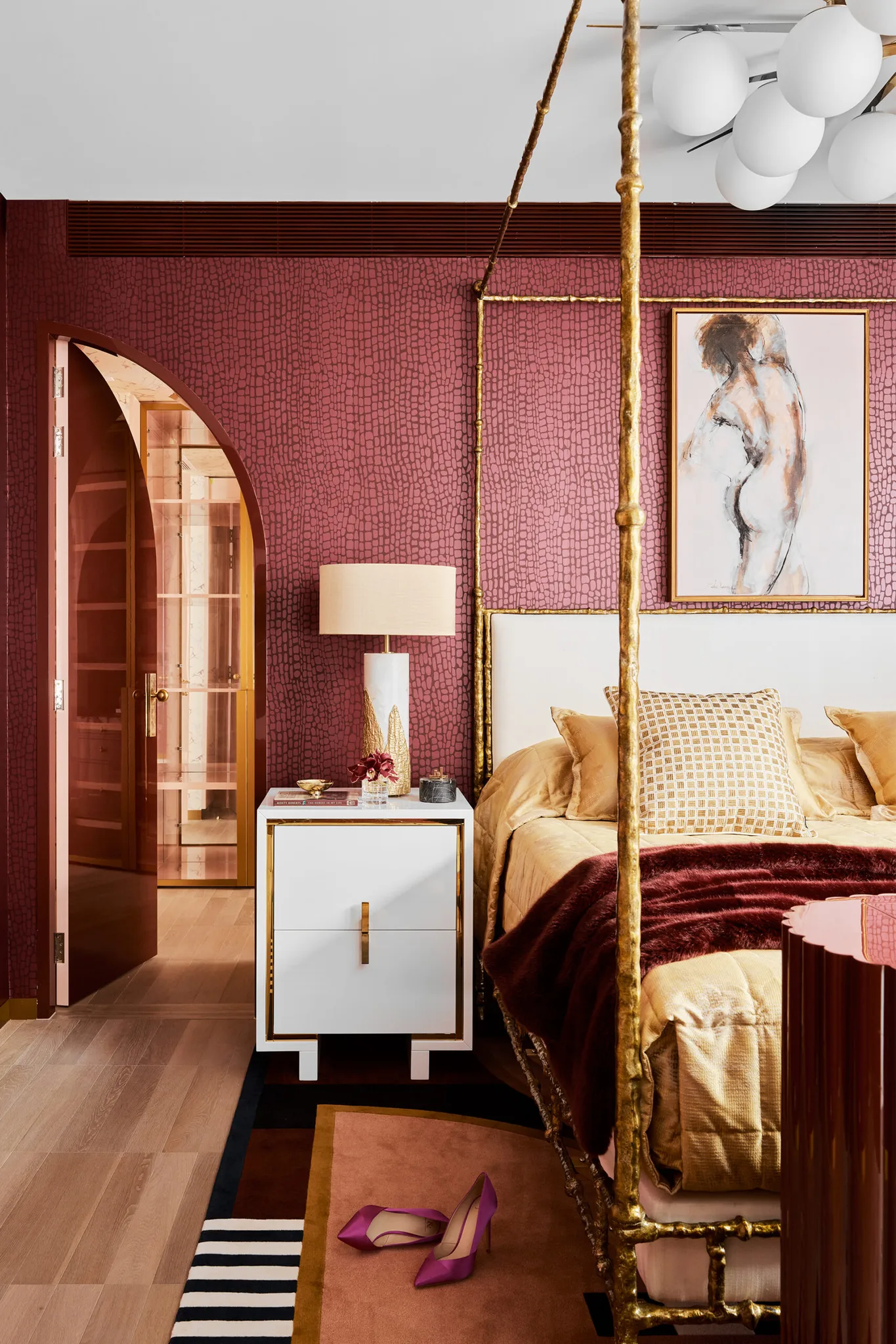 Modern Hollywood glamour bedroom by Greg Natale