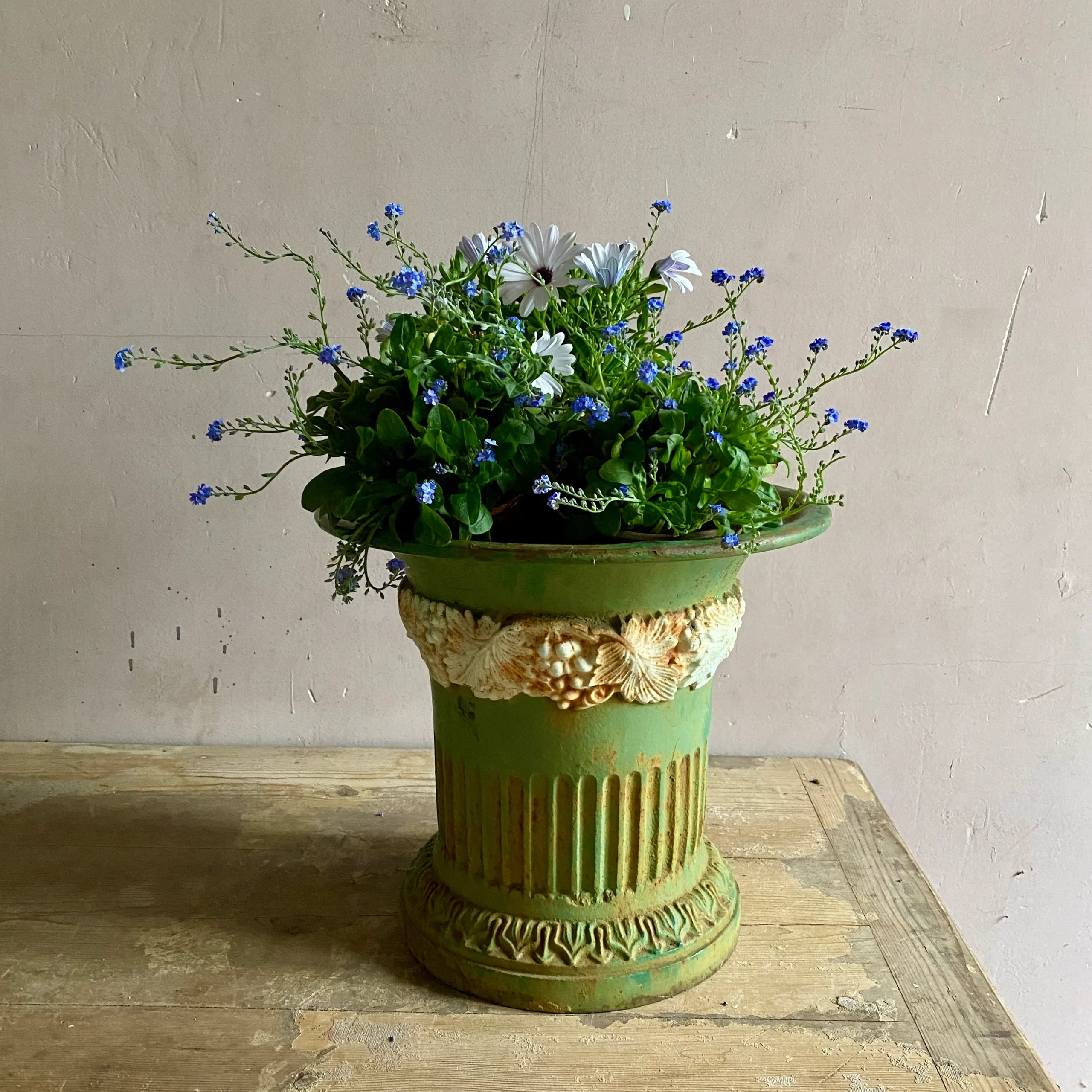 ANTIQUE FRENCH ORNATE CAST IRON PLANTER FROM MID 1800'S