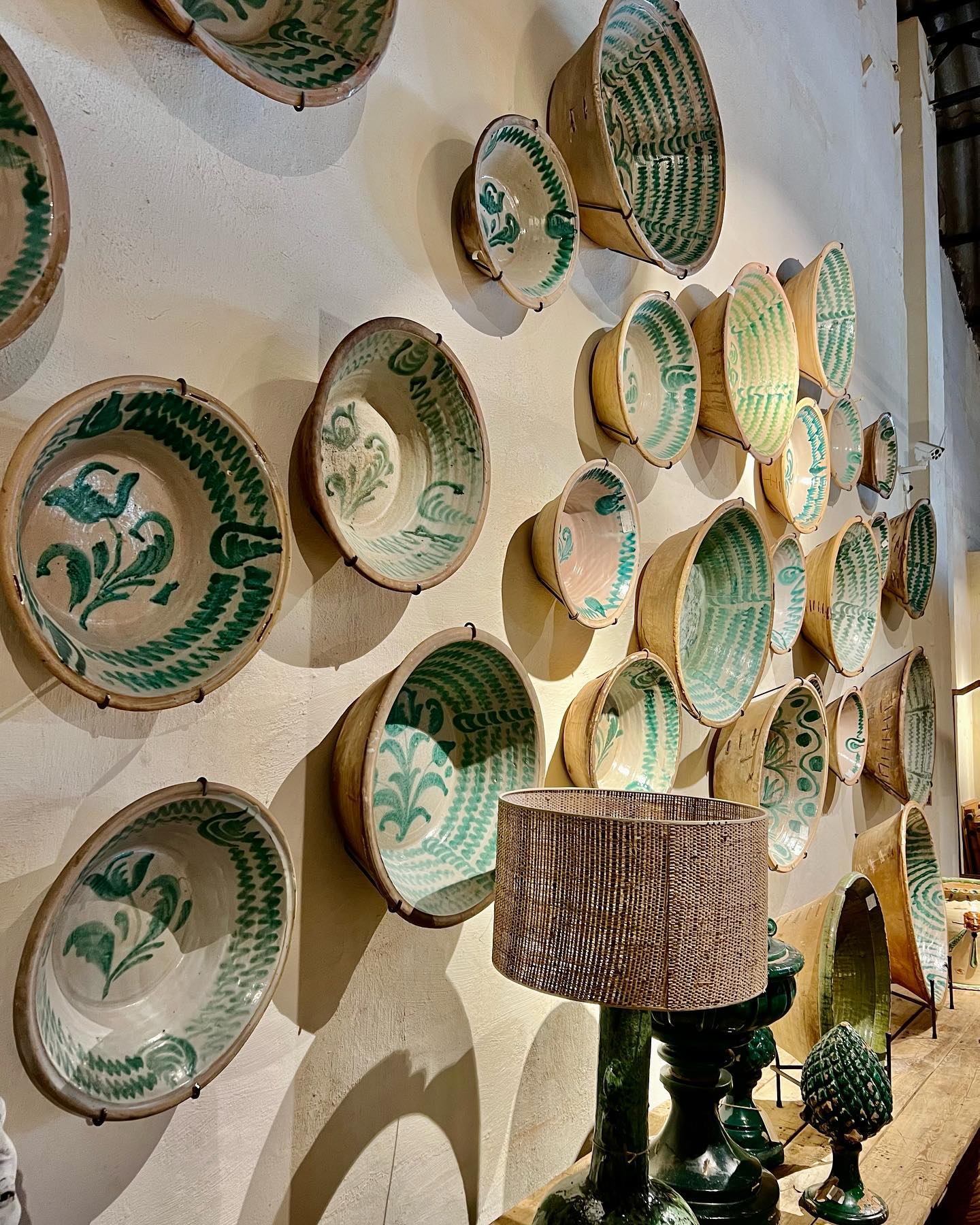 wall mounted fajalauza lebrillos